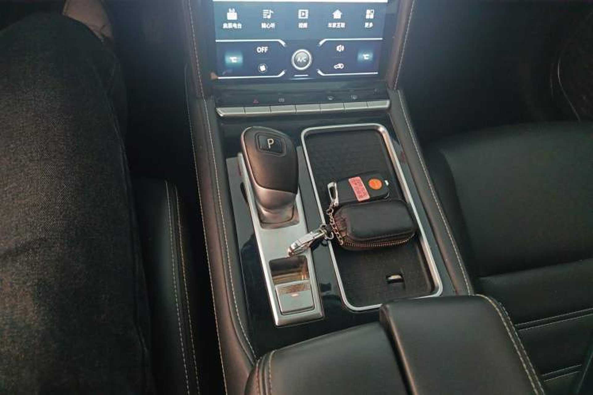 Used Venucia Star 2020 260T Automatic 48V Mild Hybrid Turbocharged Star Edition Gear Lever