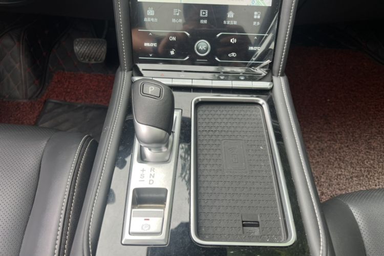 Used Venucia Star 2020 260T Automatic 48V Mild Hybrid Turbocharged Star Edition Gear Lever