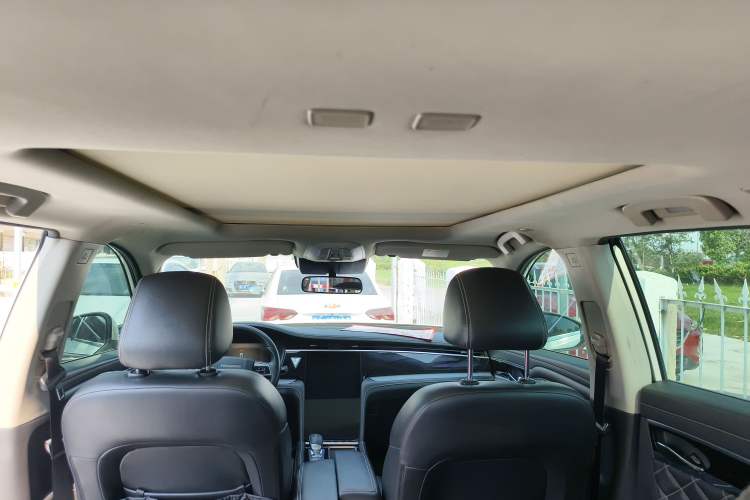 Used Venucia Star 2020 260T Automatic 48V Mild Hybrid Turbocharged Starry Edition Headliner