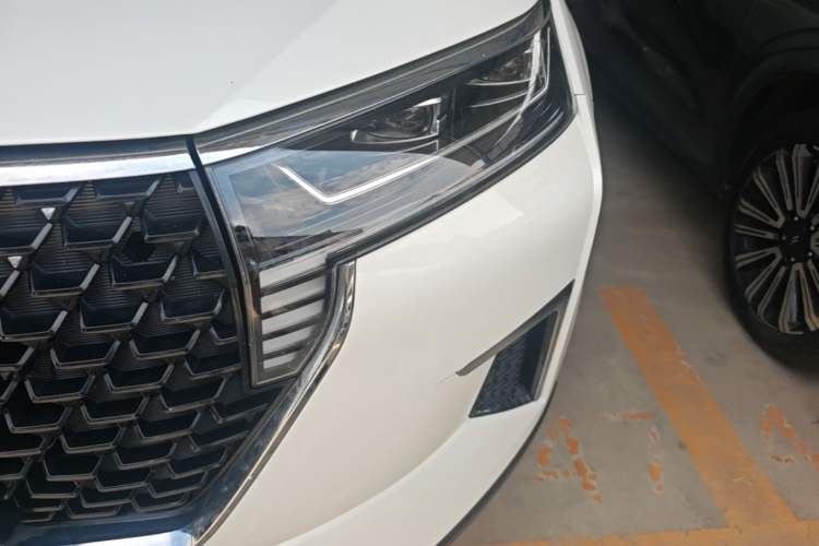 Used Venucia Star 2020 260T Automatic 48V Mild Hybrid Turbocharged Star Edition Left Front Headlight
