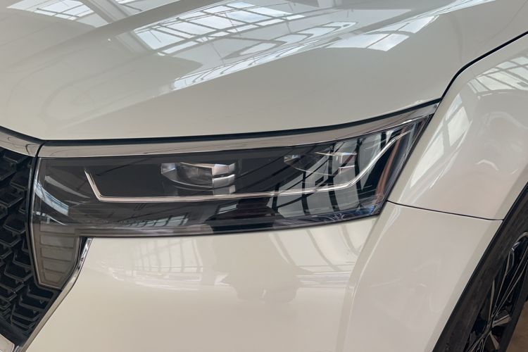 Used Venucia Star 2020 260T Automatic 48V Mild Hybrid Turbocharged Starry Edition Left Front Headlight