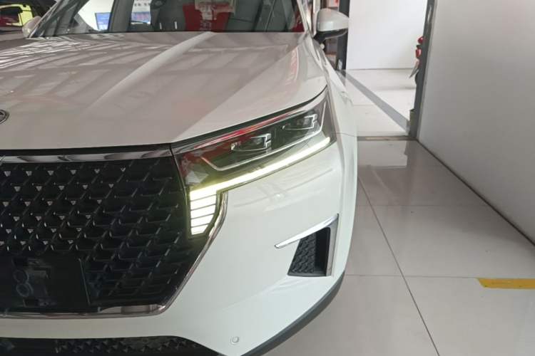 Used Venucia Star 2020 260T Automatic 48V Mild Hybrid Turbocharged Star Edition Left Front Headlight