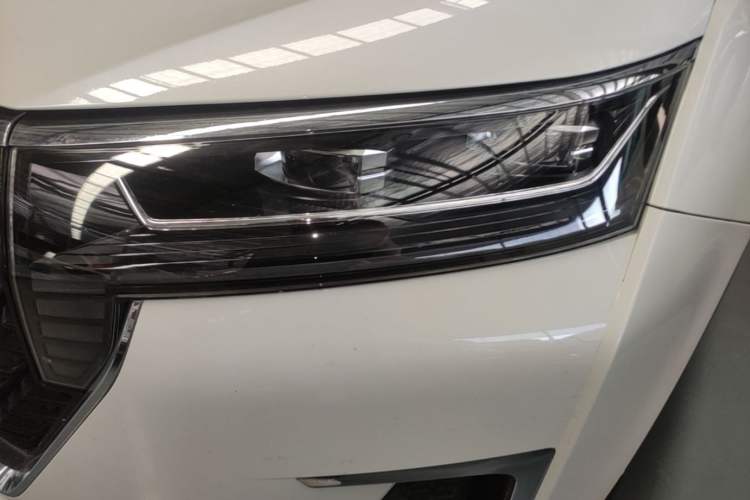Used Venucia Star 2020 260T Automatic 48V Mild Hybrid Turbocharged Starry Edition Left Front Headlight