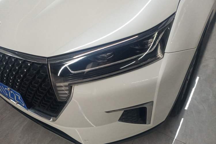 Used Venucia Star 2020 260T Automatic 48V Mild Hybrid Turbocharged Star Edition Left Front Headlight