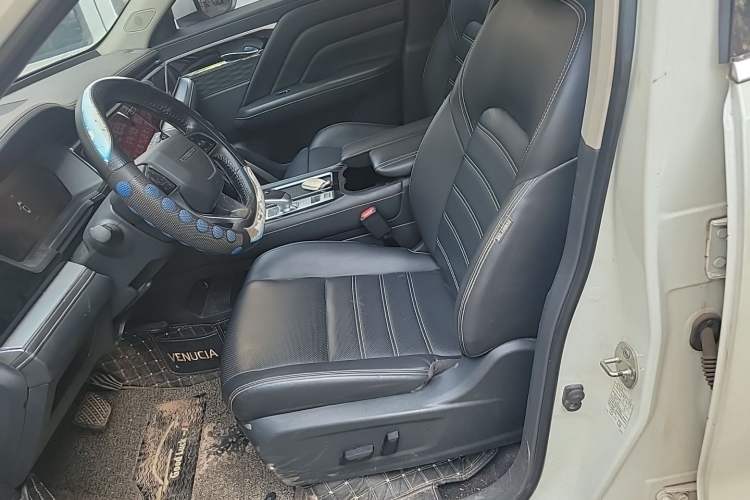 Used Venucia Star 2020 260T Automatic 48V Mild Hybrid Turbocharged Star Edition Left Front Seat