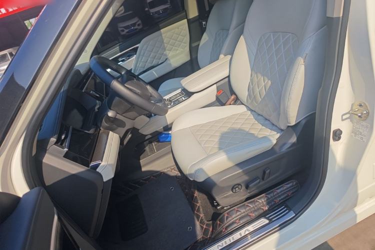 Used Venucia Star 2020 260T Automatic 48V Mild Hybrid Turbocharged Starry Edition Left Front Seat
