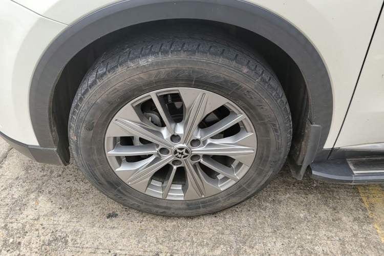 Used Venucia Star 2020 260T Automatic XingShang Edition Left Front Wheel Hub