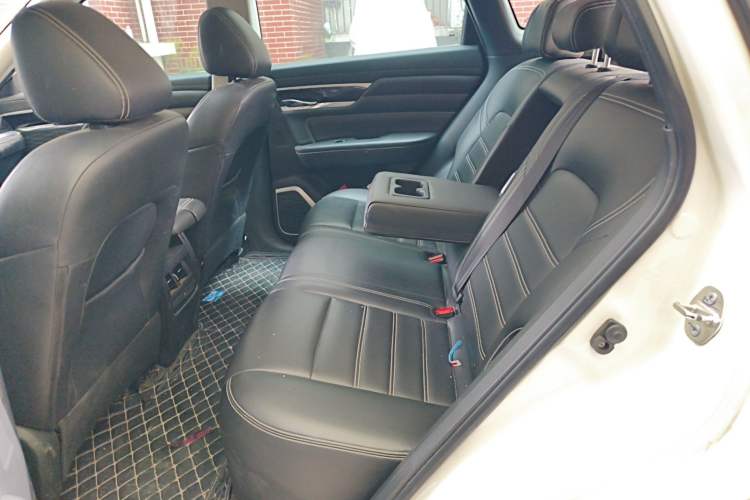 Used Venucia Star 2020 260T Automatic 48V Mild Hybrid Turbocharged Star Edition Left Rear Seat