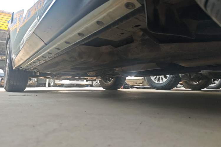 Used Venucia Star 2020 260T Automatic 48V Mild Hybrid Turbocharged Star Edition Left Side Sill