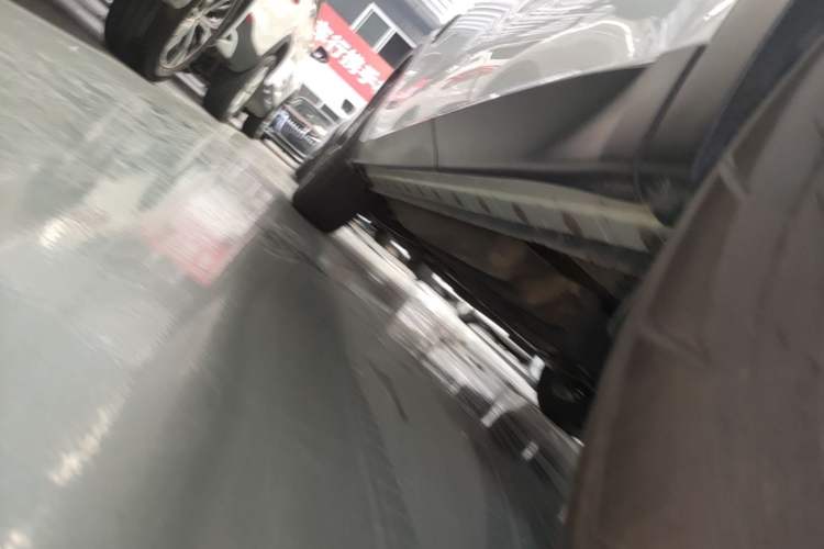 Used Venucia Star 2020 260T Automatic 48V Mild Hybrid Turbocharged Starry Edition Left Side Sill