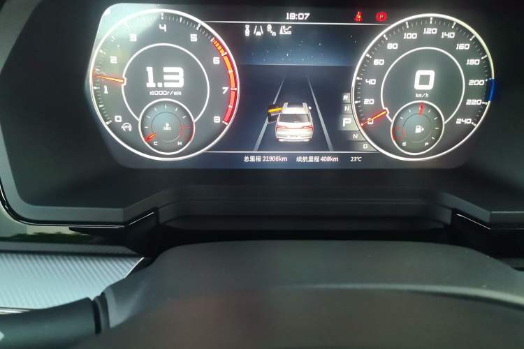 Used Venucia Star 2020 260T Automatic 48V Mild Hybrid Turbocharged Starry Edition Odometer Close Up