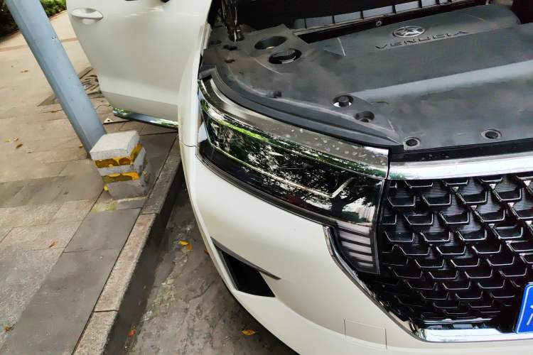 Used Venucia Star 2020 260T Automatic XingShang Edition Right Front Headlight