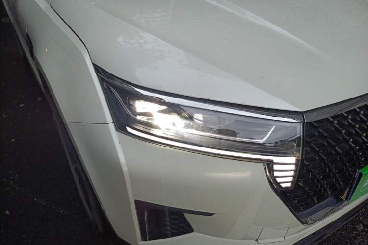 Used Venucia Star 2020 260T Automatic 48V Mild Hybrid Turbocharged Starry Edition Right Front Headlight