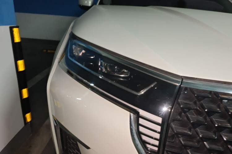 Used Venucia Star 2020 260T Automatic XingShang Edition Right Front Headlight