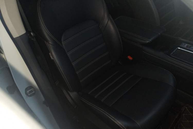 Used Venucia Star 2020 260T Automatic 48V Mild Hybrid Turbocharged Star Edition Right Front Seat