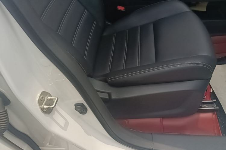 Used Venucia Star 2020 260T Automatic 48V Mild Hybrid Turbocharged Star Edition Right Front Seat