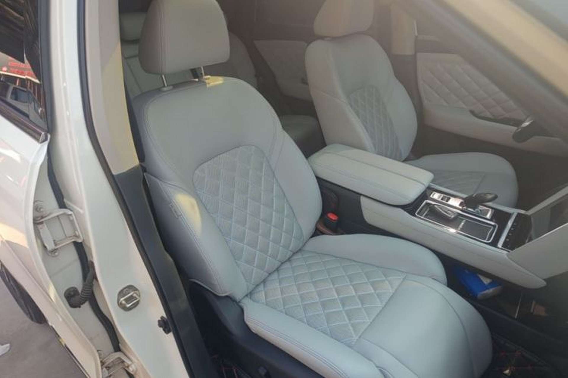Used Venucia Star 2020 260T Automatic 48V Mild Hybrid Turbocharged Starry Edition Right Front Seat