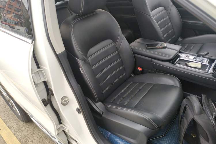 Used Venucia Star 2020 260T Automatic 48V Mild Hybrid Turbocharged Star Edition Right Front Seat