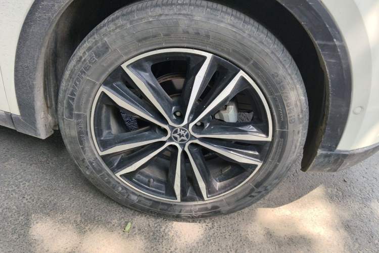 Used Venucia Star 2020 260T Automatic 48V Mild Hybrid Turbocharged Starry Edition Right Front Wheel Hub