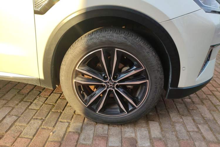 Used Venucia Star 2020 260T Automatic 48V Mild Hybrid Turbocharged Starry Edition Right Front Wheel Hub