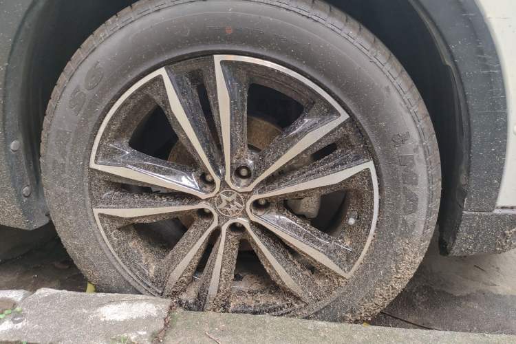 Used Venucia Star 2020 260T Automatic 48V Mild Hybrid Turbocharged Starry Edition Right Front Wheel Hub