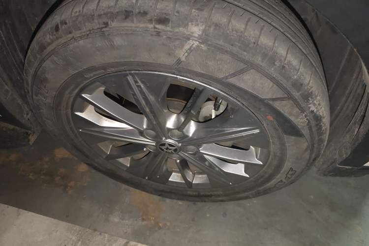 Used Venucia Star 2020 260T Automatic XingShang Edition Right Front Wheel Hub