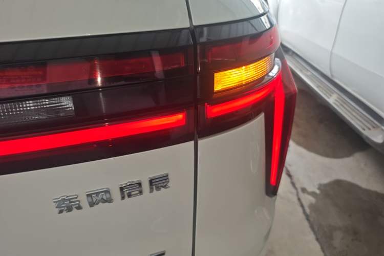 Used Venucia Star 2020 260T Automatic 48V Mild Hybrid Turbocharged Star Edition Right Rear Taillight