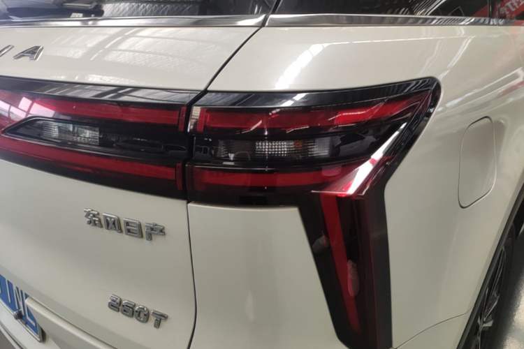 Used Venucia Star 2020 260T Automatic 48V Mild Hybrid Turbocharged Starry Edition Right Rear Taillight