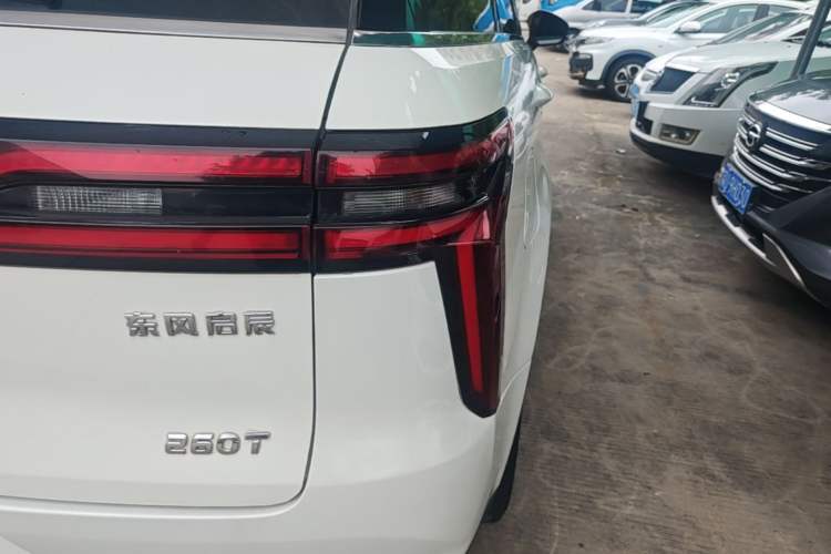 Used Venucia Star 2020 260T Automatic 48V Mild Hybrid Turbocharged Star Edition Right Rear Taillight