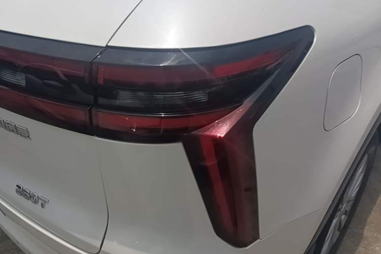 Used Venucia Star 2020 260T Automatic 48V Mild Hybrid Turbocharged Star Edition Right Rear Taillight