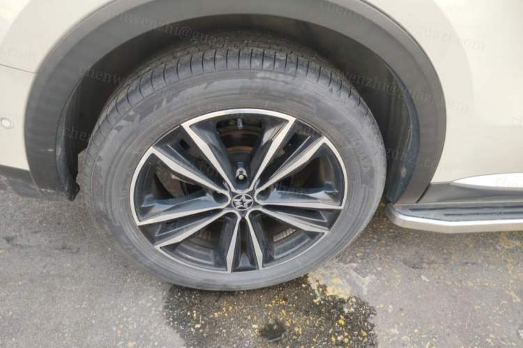 Used Venucia Star 2020 260T Automatic 48V Mild Hybrid Turbocharged Starry Edition Right Rear Wheel Hub