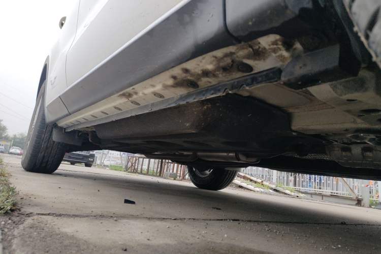 Used Venucia Star 2020 260T Automatic 48V Mild Hybrid Turbocharged Star Edition Right Side Sill