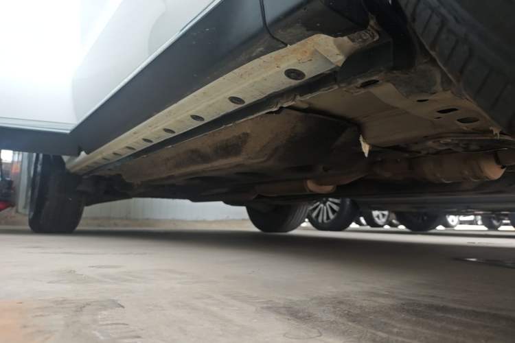Used Venucia Star 2020 260T Automatic 48V Mild Hybrid Turbocharged Star Edition Right Side Sill
