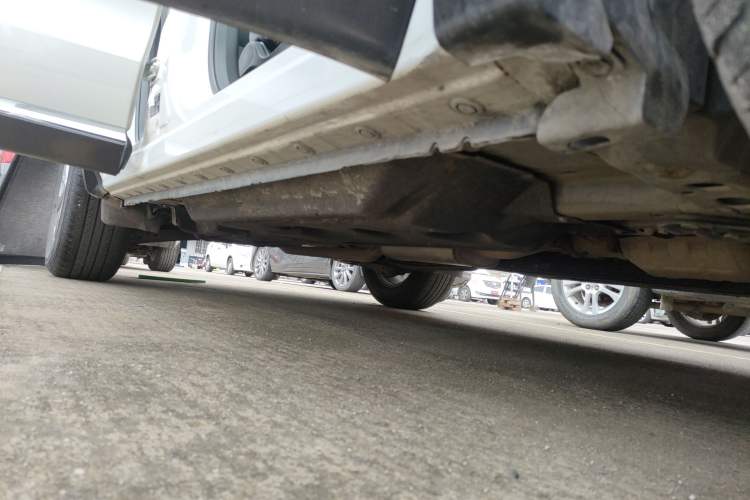 Used Venucia Star 2020 260T Automatic 48V Mild Hybrid Turbocharged Star Edition Right Side Sill