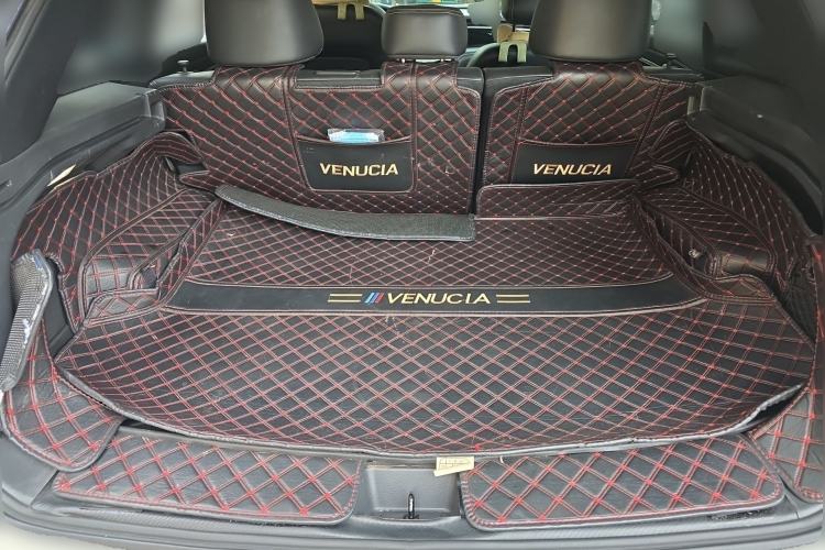 Used Venucia Star 2020 260T Automatic 48V Mild Hybrid Turbocharged Star Edition Trunk