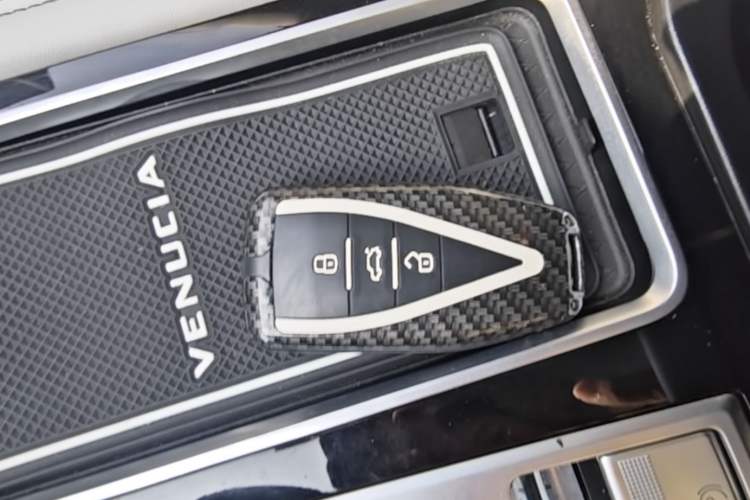 Used Venucia Star 2020 260T Automatic 48V Mild Hybrid Turbocharged Starry Edition Vehicle Key