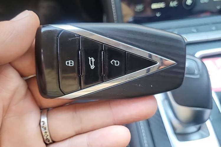 Used Venucia Star 2020 260T Automatic 48V Mild Hybrid Turbocharged Starry Edition Vehicle Key