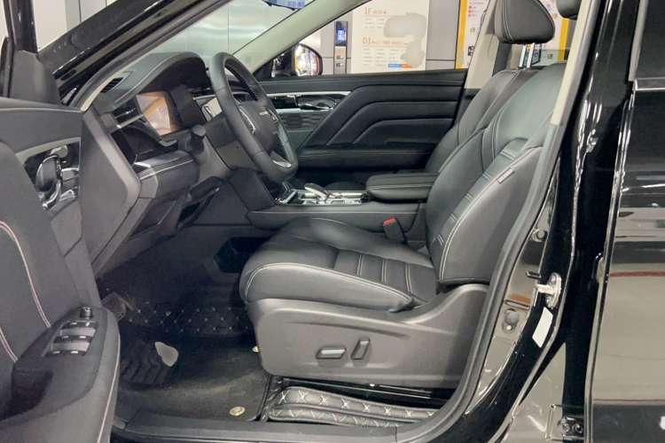 Used Venucia Star 2021 260T Automatic 48V Mild Hybrid Turbocharged Star Achieve Edition Interior 4