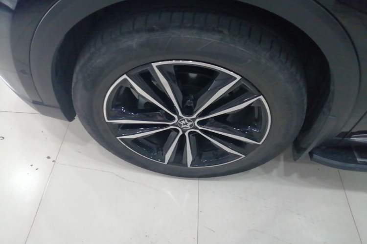 Used Venucia Star 2021 260T Automatic 48V Mild Hybrid Turbocharged Star曜 Edition Left Front Wheel Hub