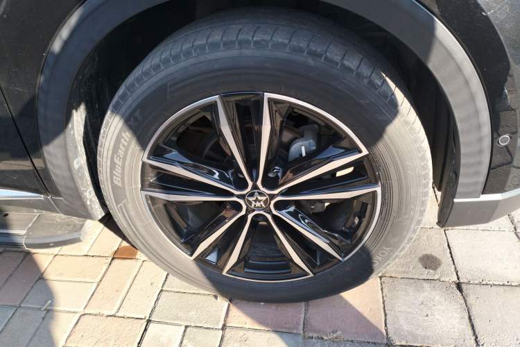 Used Venucia Star 2021 260T Automatic 48V Mild Hybrid Turbocharged Star曜 Edition Right Front Wheel Hub
