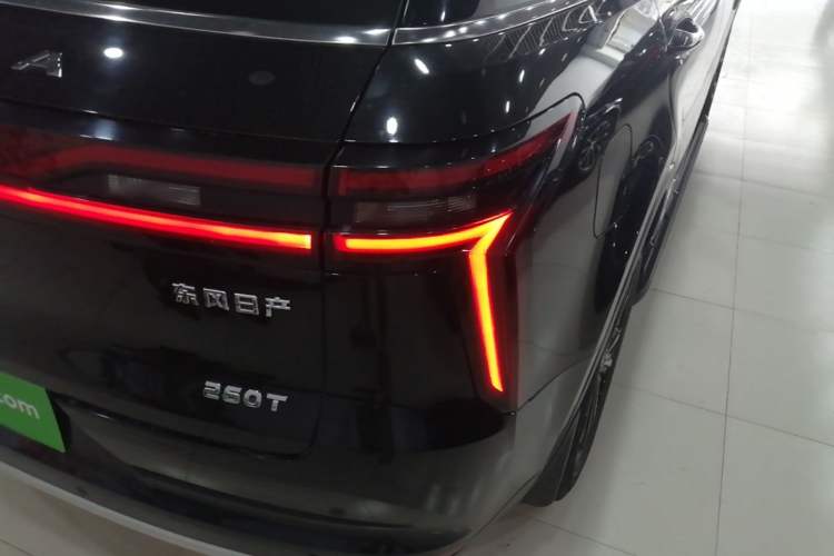 Used Venucia Star 2021 260T Automatic 48V Mild Hybrid Turbocharged Star曜 Edition Right Rear Taillight