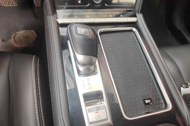Used Venucia Star 2021 260T Automatic Star Edition Gear Lever
