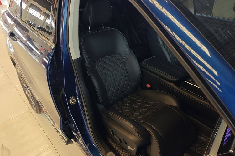 Used Venucia Star 2021 260T Automatic 48V Mild Hybrid Turbocharged Star曜 Edition Right Front Seat