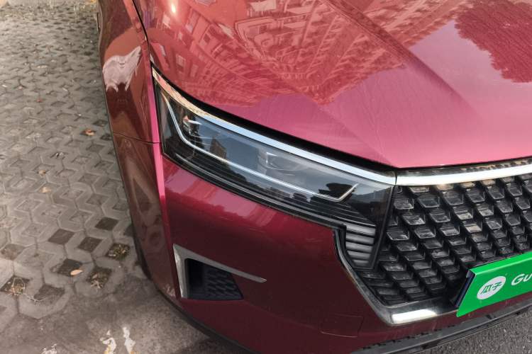 Used Venucia Star 2021 260T Automatic 48V Mild Hybrid Turbocharged Star Achieve Edition Right Front Headlight
