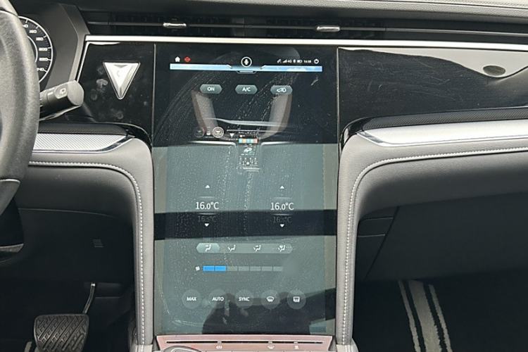 Used Venucia Star 2021 260T Automatic 48V Mild Hybrid Turbocharged Star Achieve Edition Audio And AC Panel