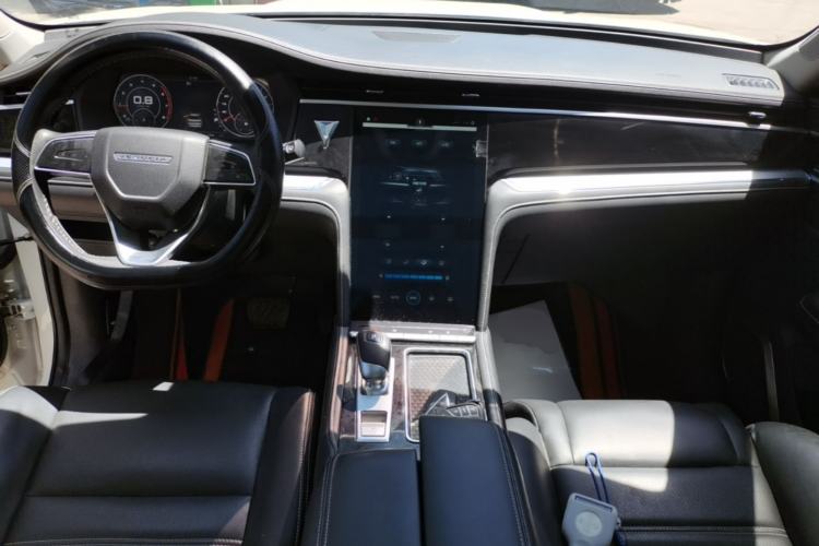 Used Venucia Star 2021 260T Automatic 48V Mild Hybrid Turbocharged Star Achieve Edition Center Console
