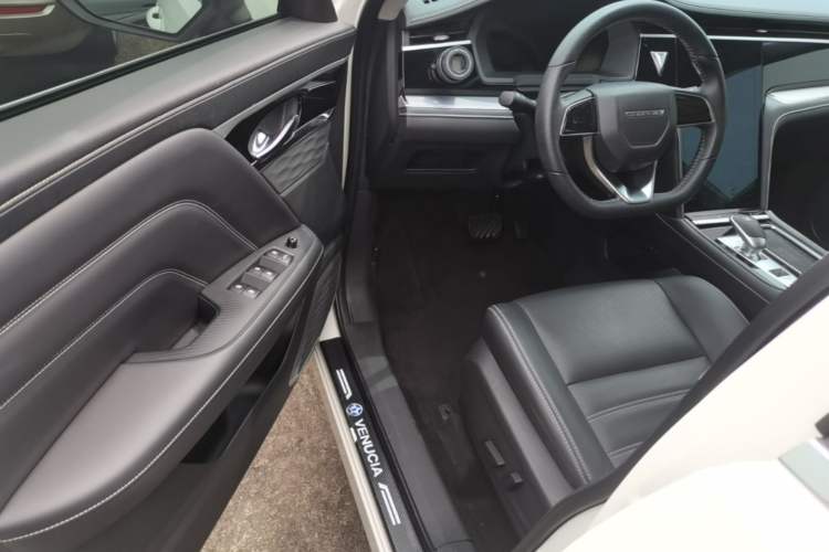 Used Venucia Star 2021 260T Automatic 48V Mild Hybrid Turbocharged Star Achieve Edition Driver Seat