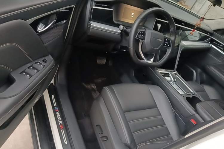Used Venucia Star 2021 260T Automatic 48V Mild Hybrid Turbocharged Star Achieve Edition Driver Seat