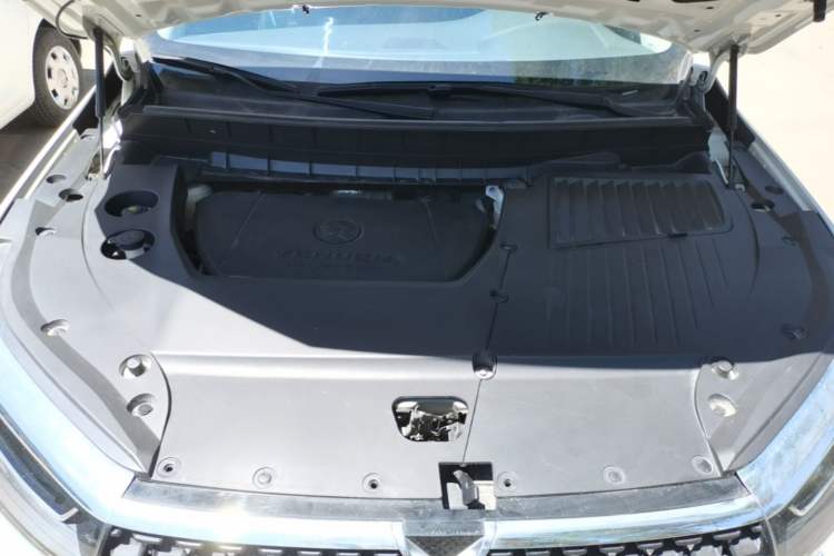 Used Venucia Star 2021 260T Automatic 48V Mild Hybrid Turbocharged Star Achieve Edition Engine Bay