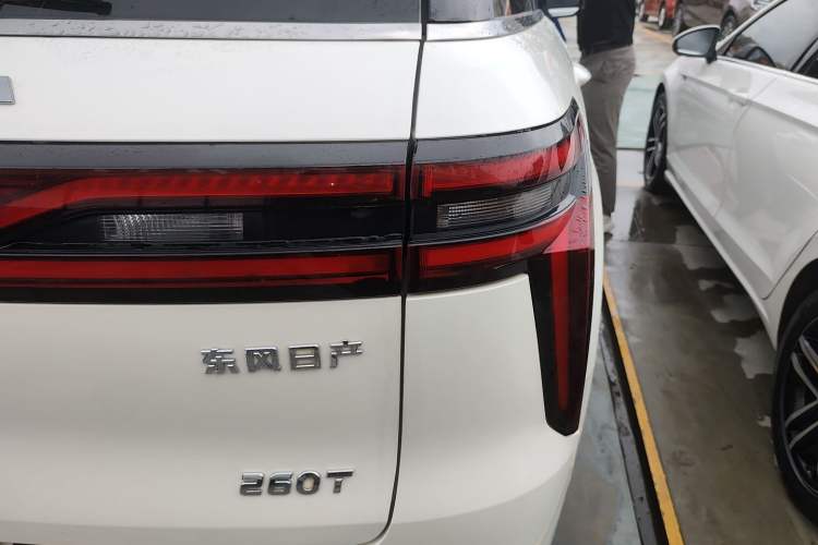 Used Venucia Star 2021 260T Automatic 48V Mild Hybrid Turbocharged Star Achieve Edition Exterior 2